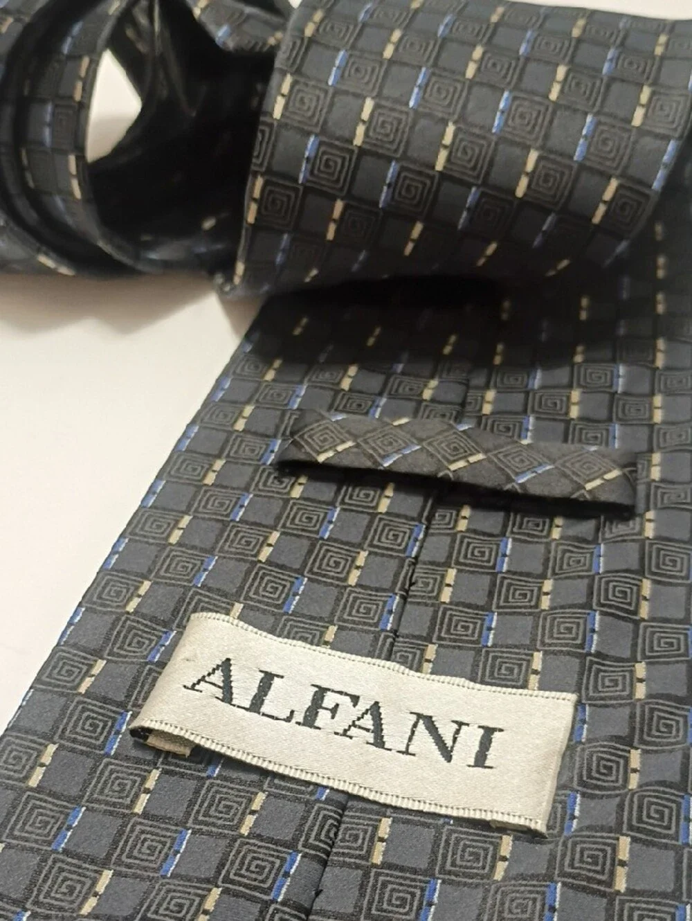 Alfani Men's Navy and Black Geometric Silk Tie 56